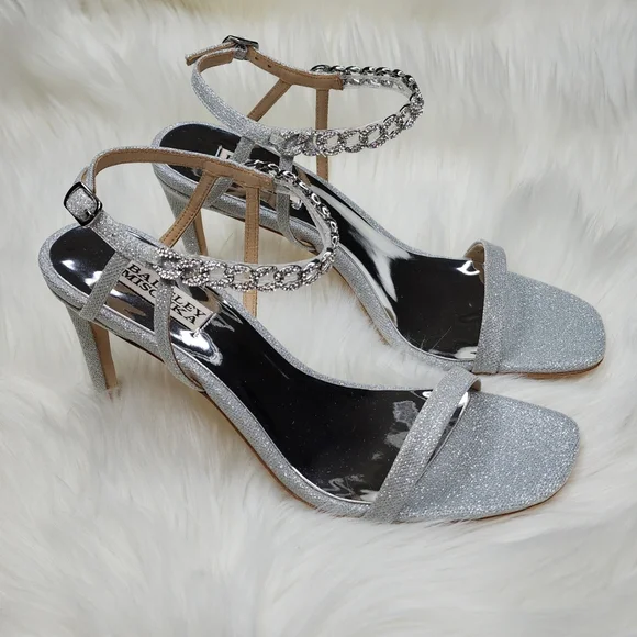 Badgley Mischka Kai Silver High Heels New In Box - Picture 12 of 17